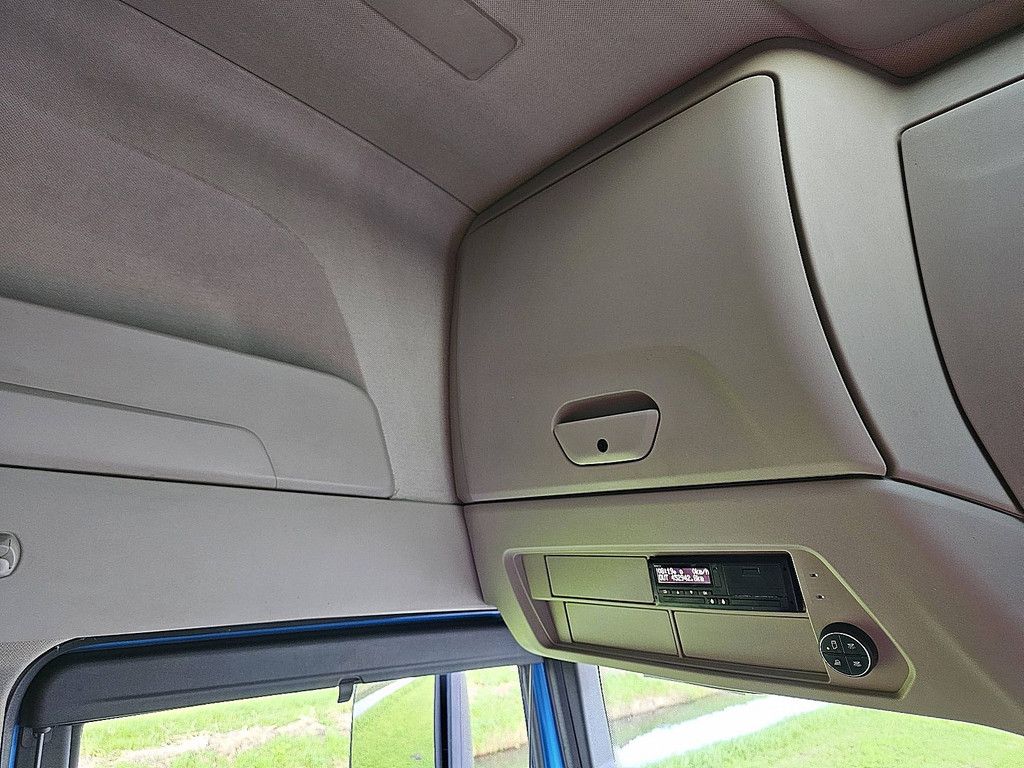 IVECO S-WAY AS260S46 lng