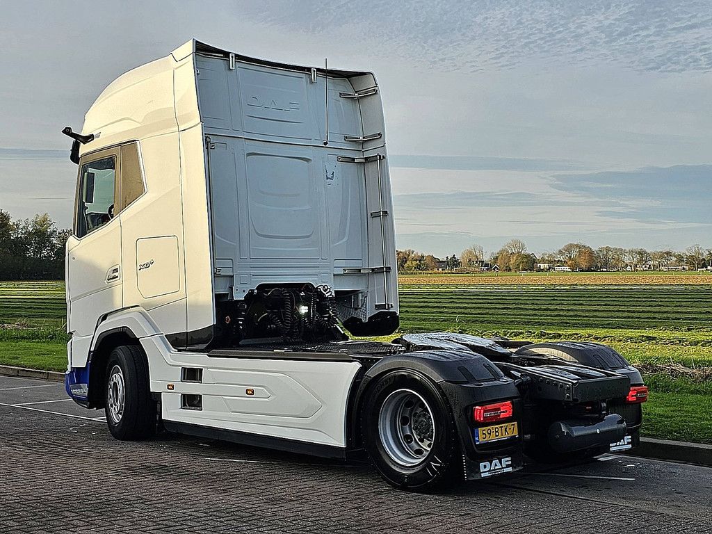 DAF XG+ 480 xg+ 2x tank skirts