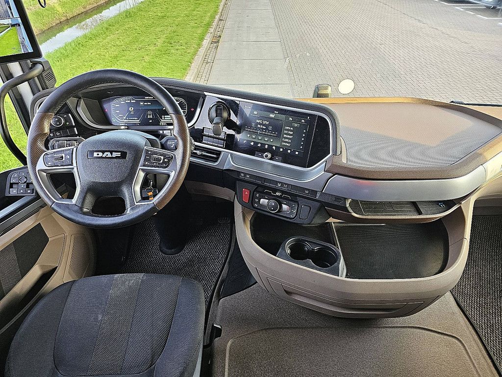 DAF XG+ 480 xg+ 2x tank skirts