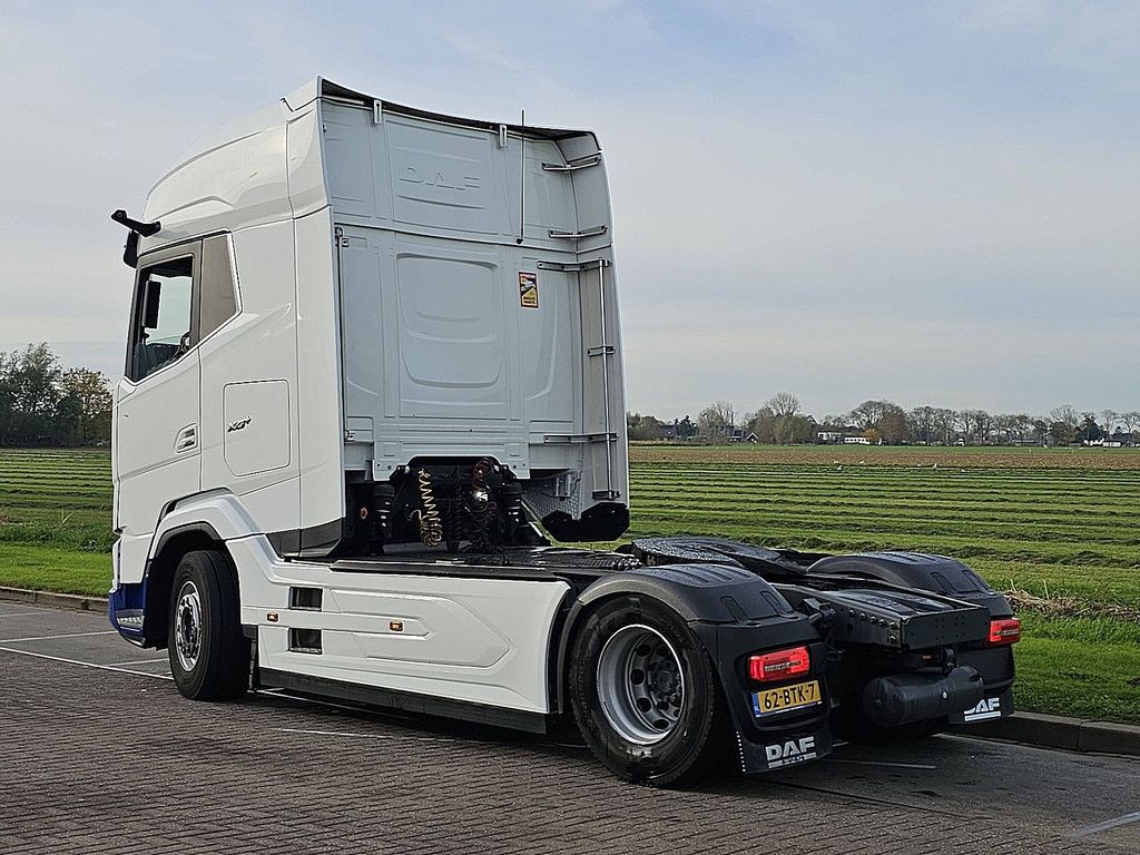 DAF XG+ 480 xg+ 2x tank skirts