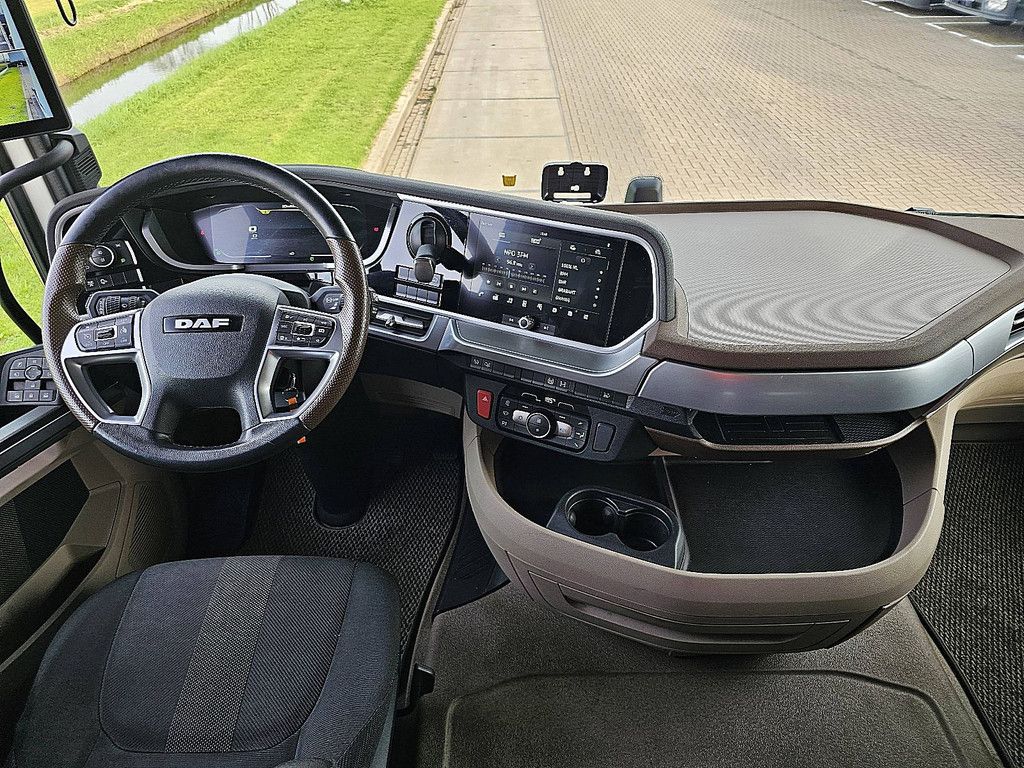 DAF XG+ 480 xg+ 2x tank skirts