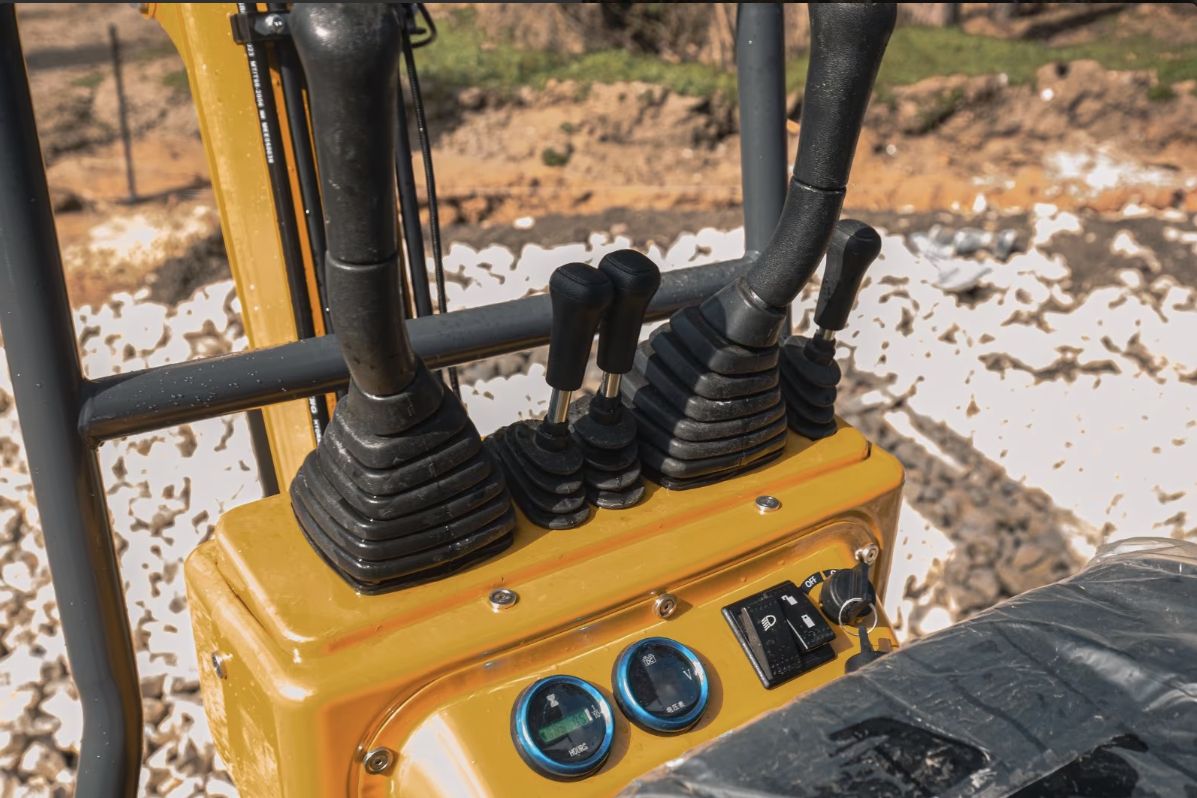 Minigraver Kingway zwenkarm 3 gratis bakken, duim + levering