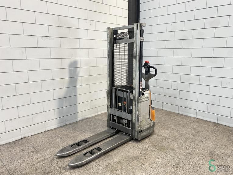 Stackers Electric Still EXV12 2019