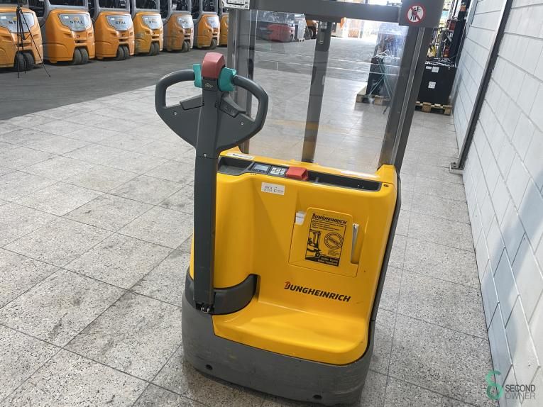 Stackers Electric Jungheinrich EJC 112 2017