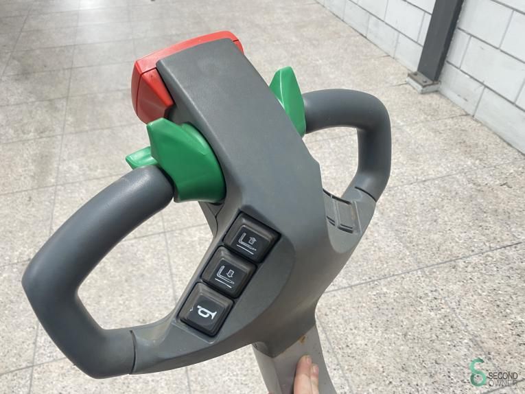 Stapler Elektrisch Jungheinrich EBC 10G-117-156E 2000