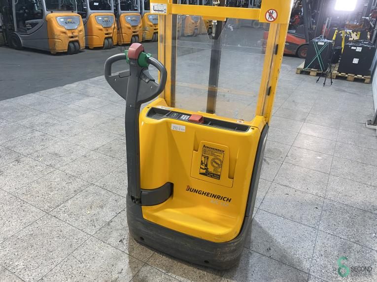 Stackers Electric Jungheinrich EJC 112 2013