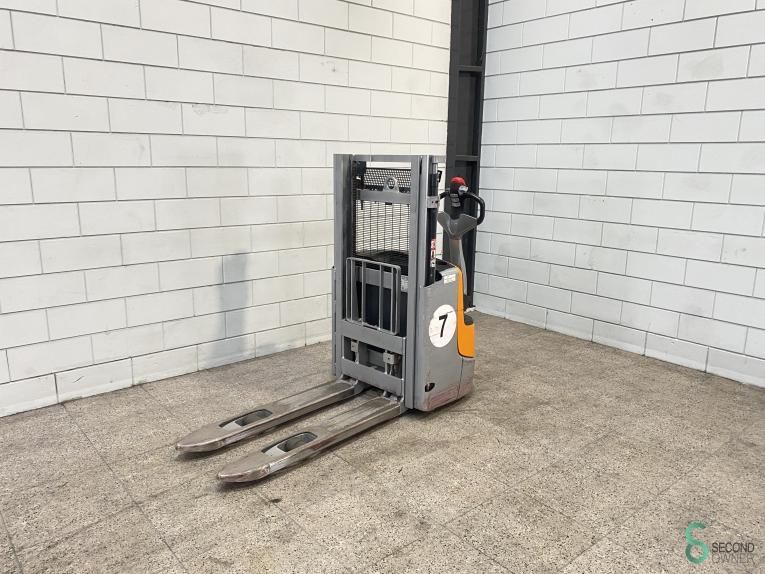 Stackers Electric Still EXV10 2019