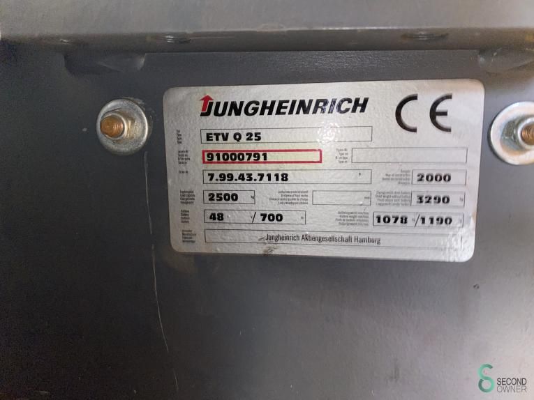 Schubmaststapler Elektrisch Jungheinrich ETV Q25 2000