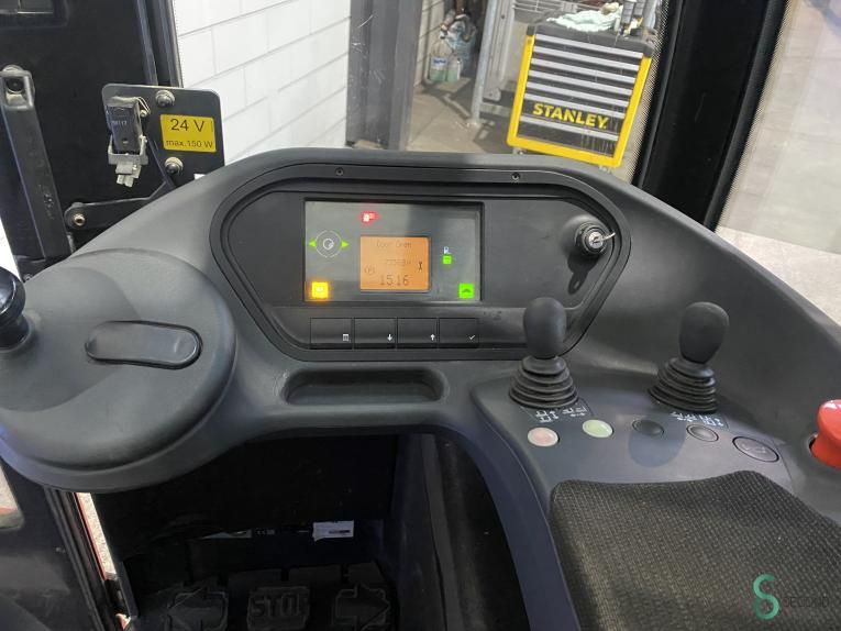 Reachtrucks Electric Linde R16 2015