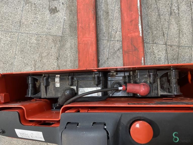 Pallet trucks Electric Linde T14 2023