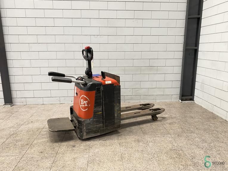 Pallet trucks Electric BT LPE240 2006