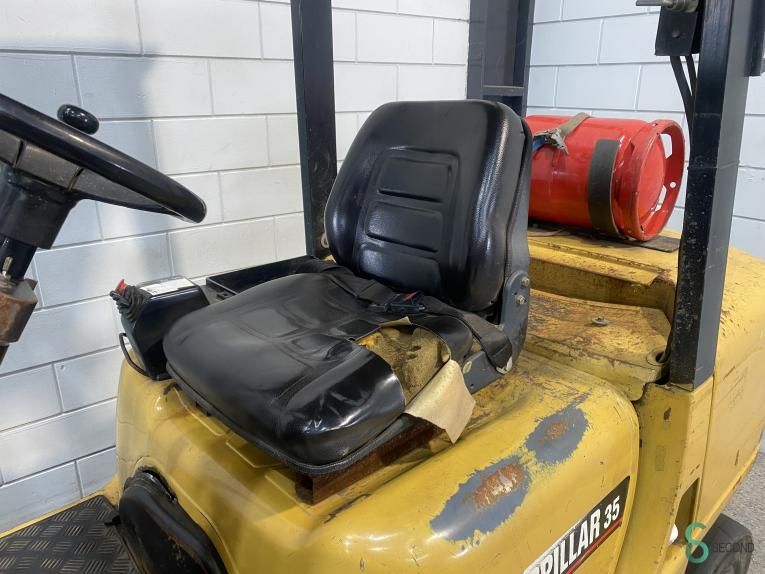 Forklifts LPG Caterpillar GP 35 K 2001