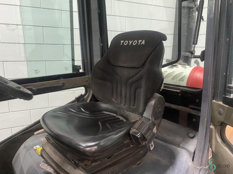 Forklifts LPG Toyota 02-8 FGF 30 2008