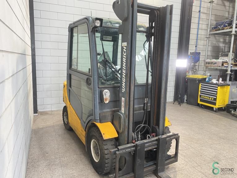 Forklifts Diesel Jungheinrich DFG 425 2014