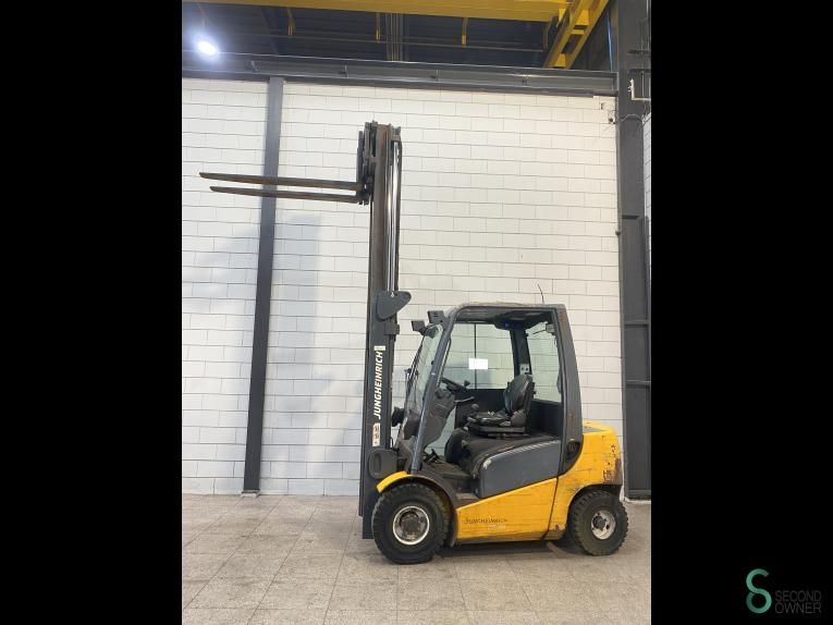 Forklifts Diesel Jungheinrich DFG 425 2014