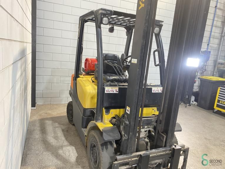 Forklifts LPG Yale GLP 25 VX 2013