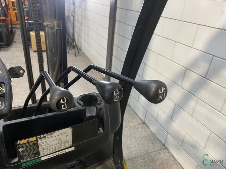 Forklifts LPG Yale GLP 25 VX 2013