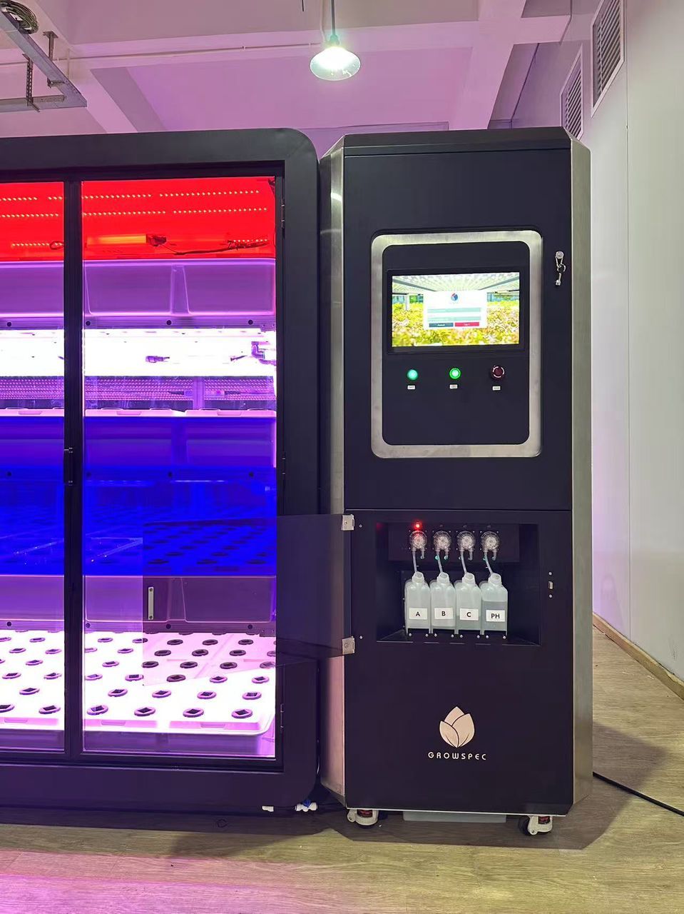 FARMCUBE ULTRA - Aeroponics Precision Growing Unit