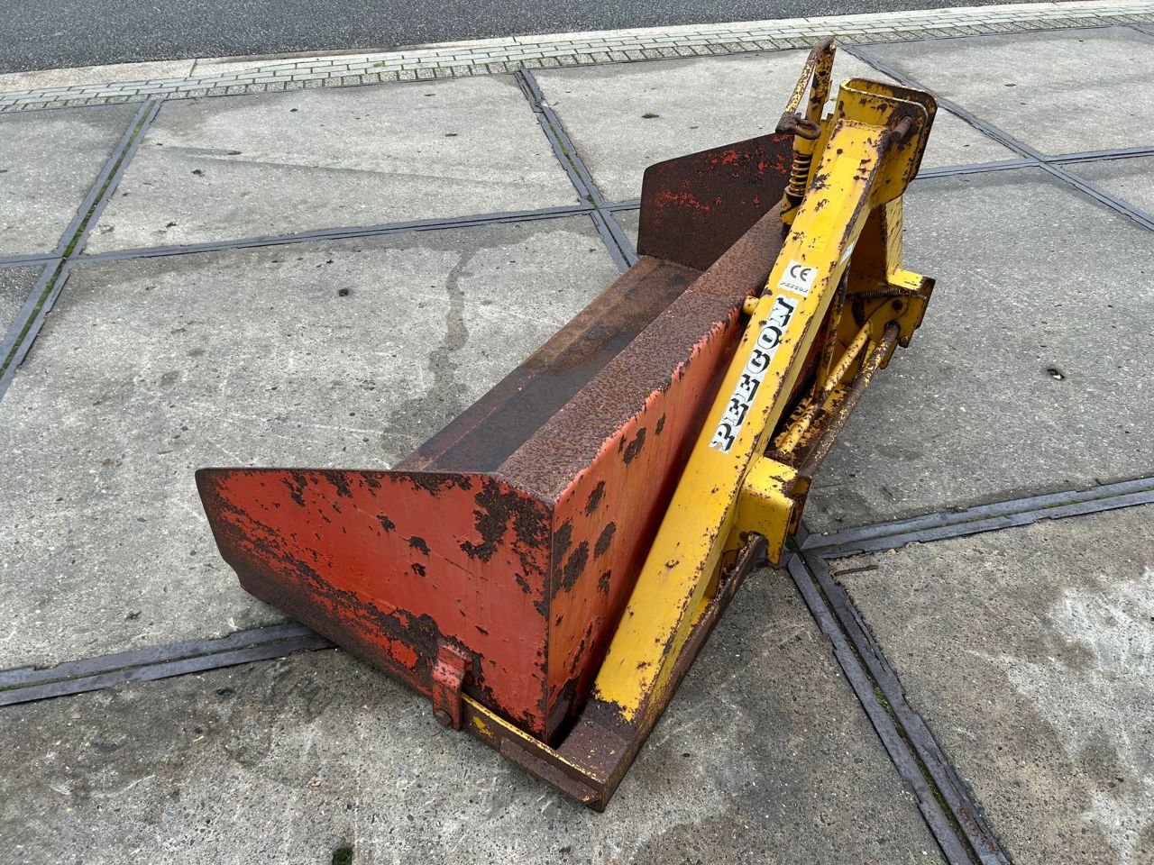 Peecon grondbak 180 driepunt