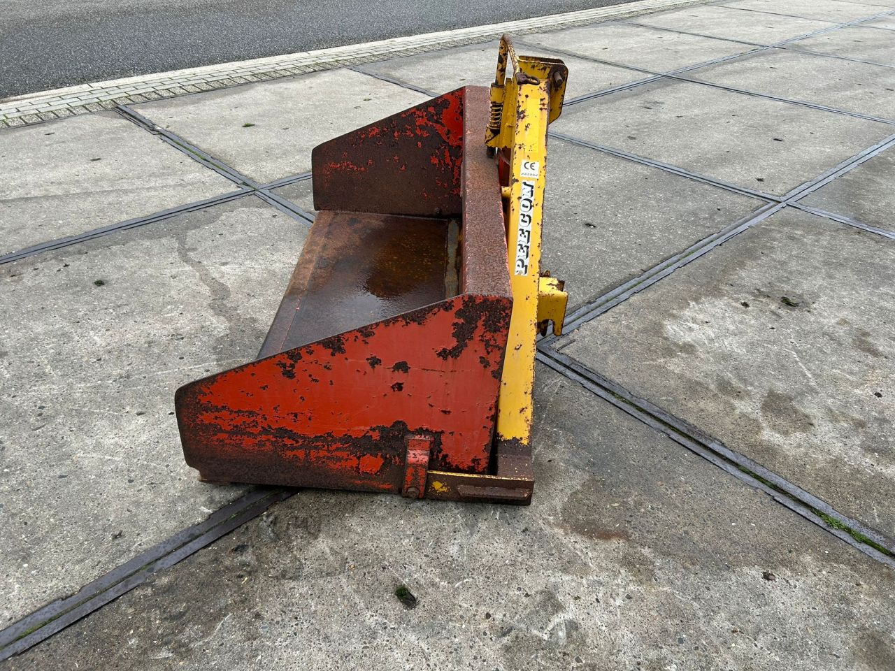 Peecon grondbak 180 driepunt