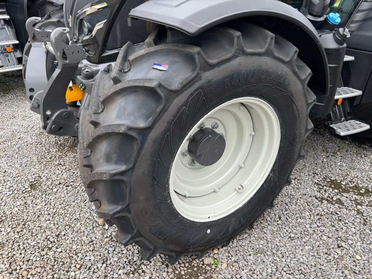 Valtra N175 Direct tractor