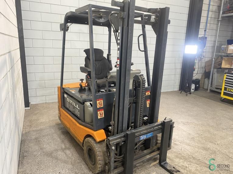 Forklifts Electric Still R20-15 2004