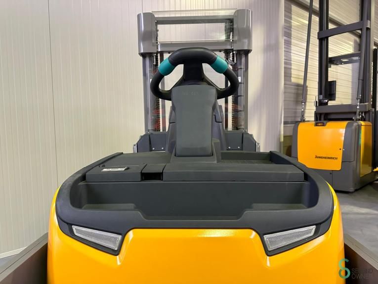 Stackers Electric Jungheinrich ECG214 2017