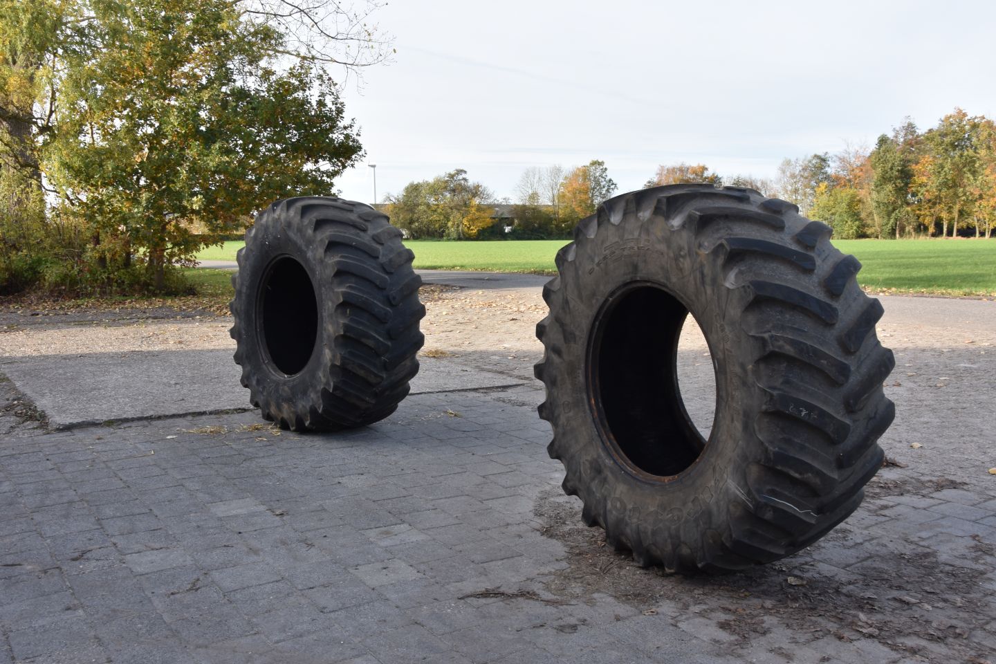 Firestone 800/70 R38