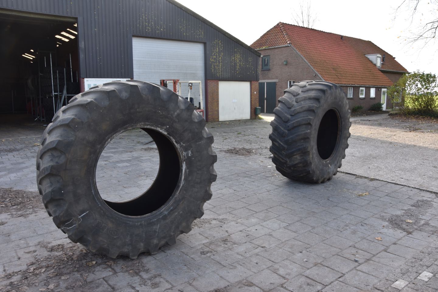 Firestone 800/70 R38