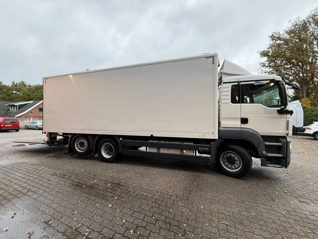 MAN TGS 26.320 Koffer Stuuras AHK 3.000KG LBW 373.230KM! NL Truck APK/TUV 18-03-2026