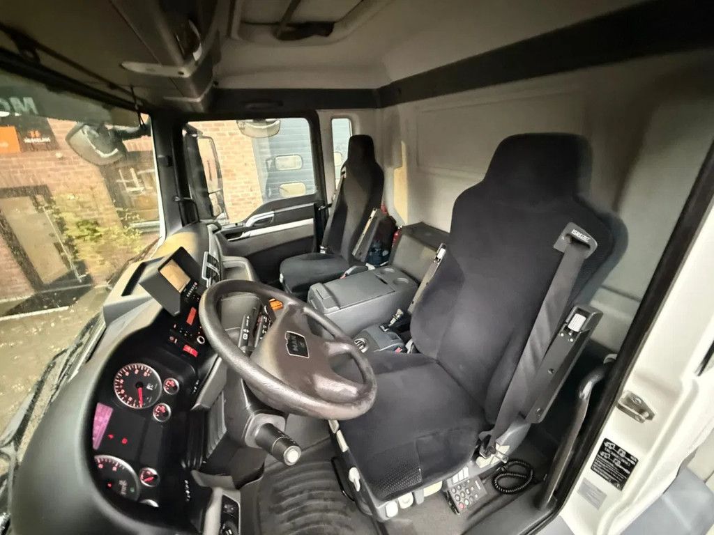 MAN TGS 26.320 Koffer Stuuras AHK 3.000KG LBW 373.230KM! NL Truck APK/TUV 18-03-2026