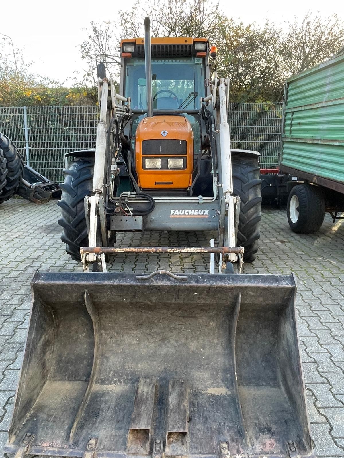 Renault Temis 550X met voorlader