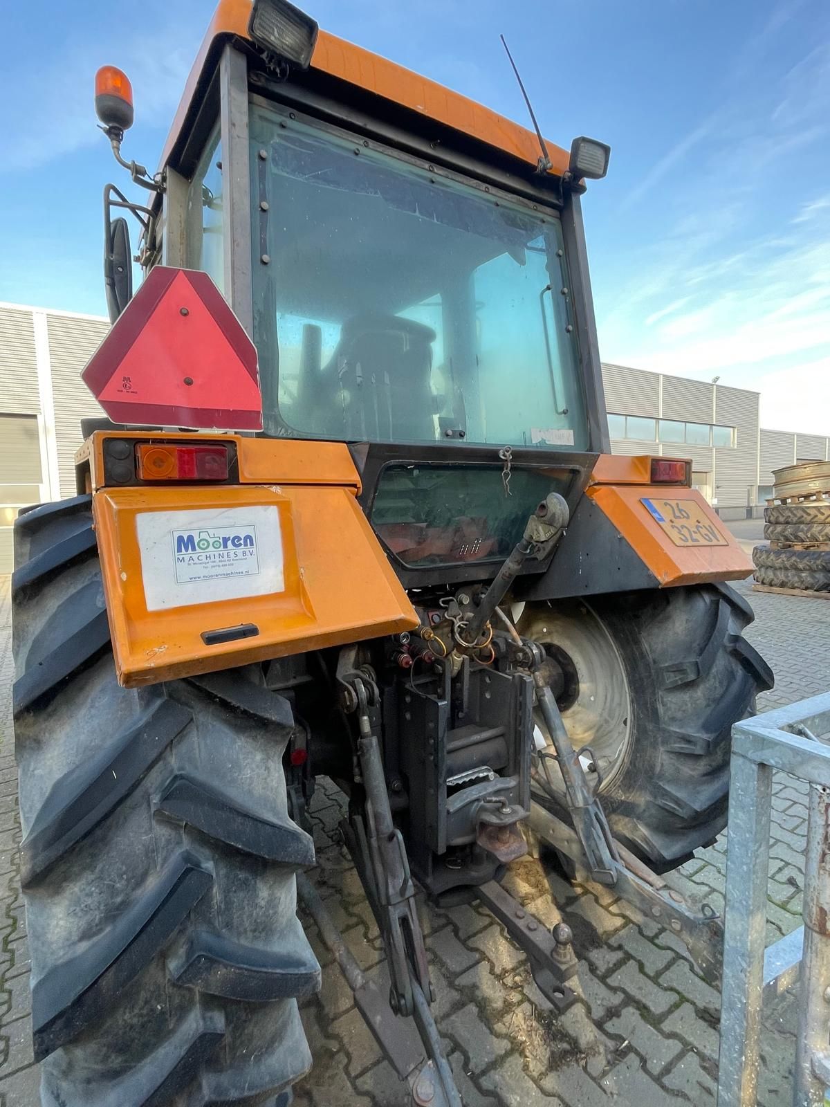 Renault Temis 550X met voorlader