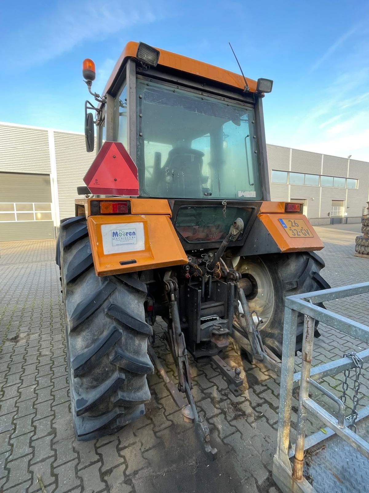 Renault Temis 550X met voorlader