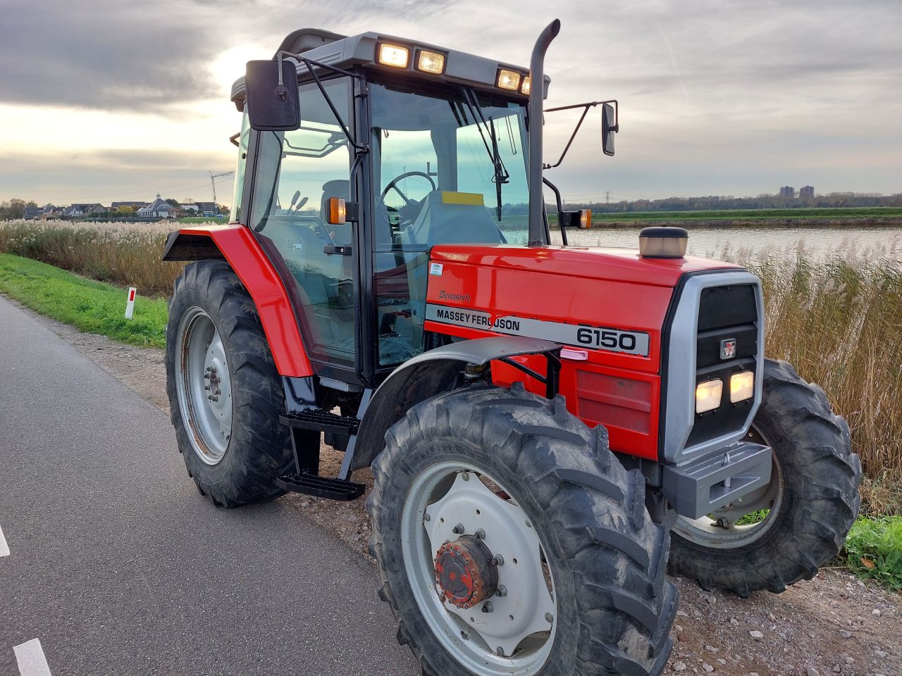 Massey Ferguson 6150 met weinig uren