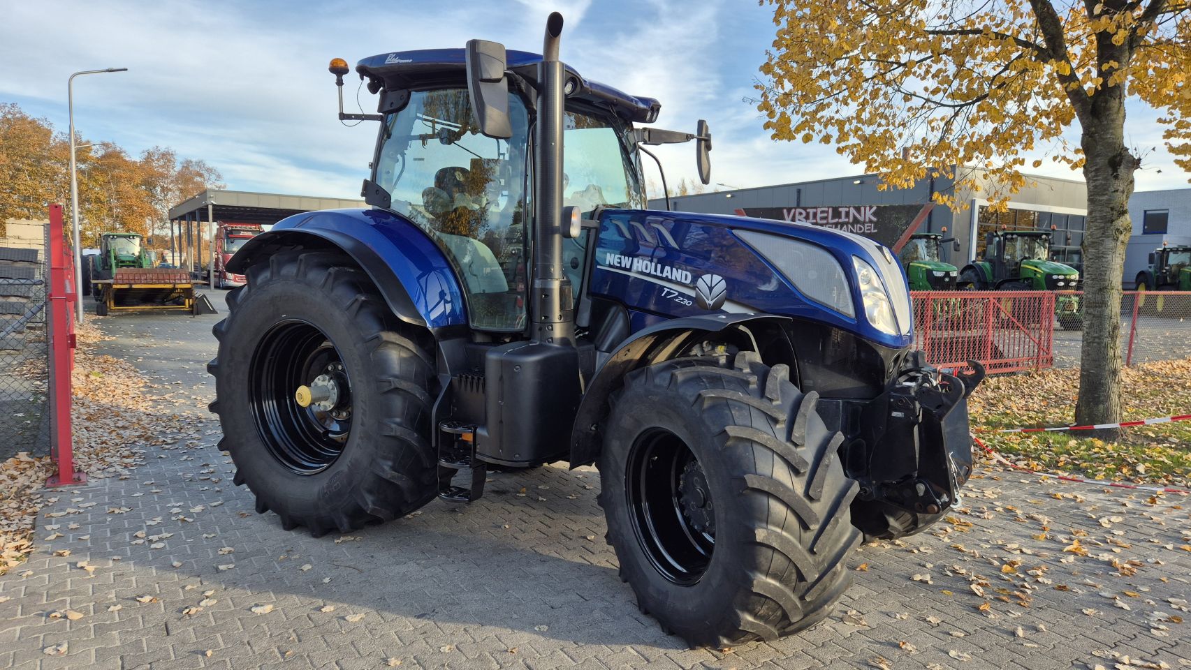 New Holland T7.230 PC 40eco, Lucht, Fronthef, BluePower