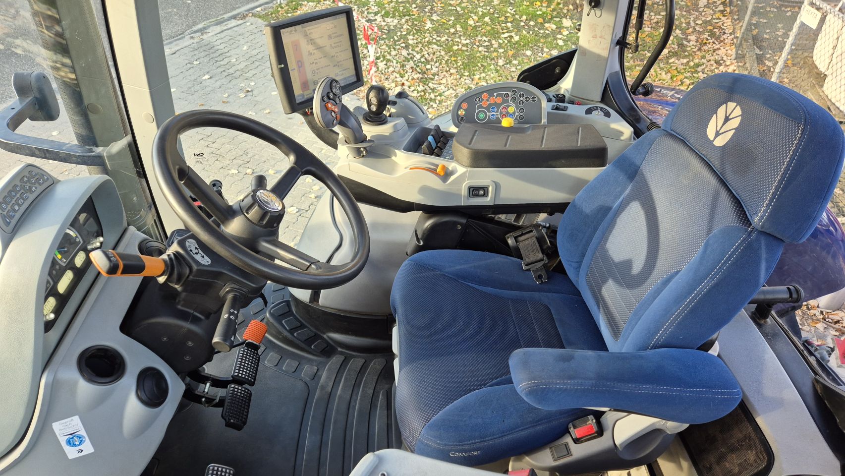 New Holland T7.230 PC 40eco, Lucht, Fronthef, BluePower