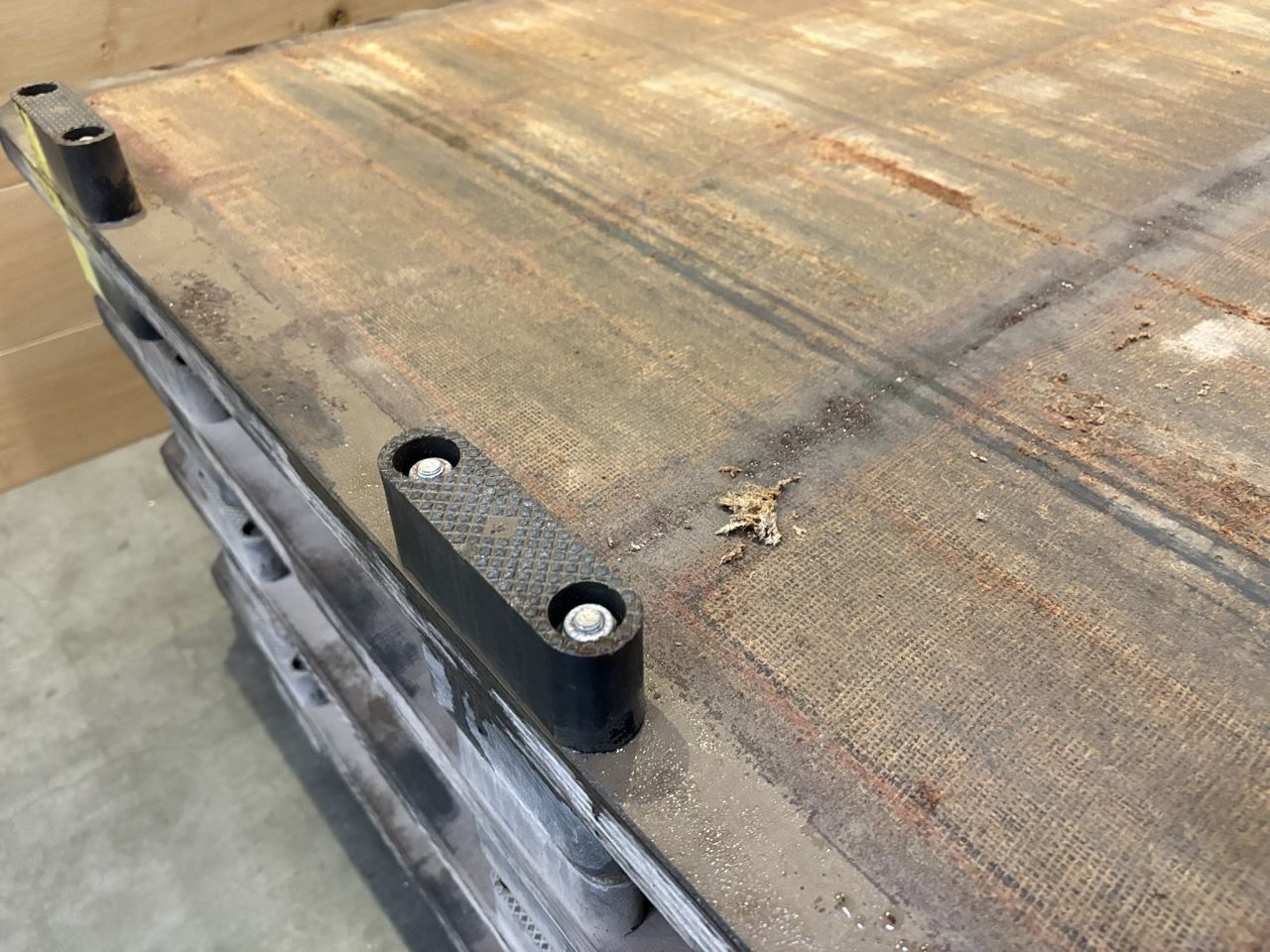 Hardhout gelaagd steenschotten 4x145x145 CM steenschotten