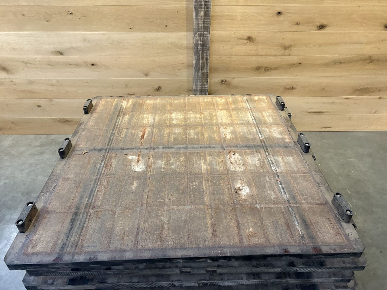 Hardhout gelaagd steenschotten 4x145x145 CM steenschotten