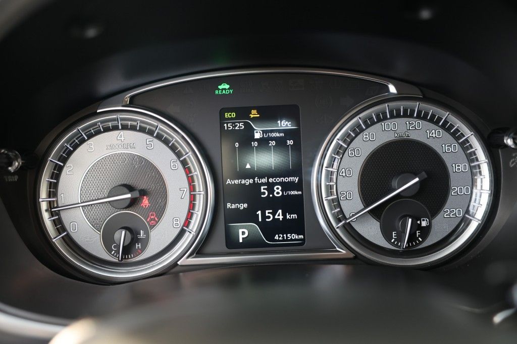 Suzuki Vitara 1.5 HYBRID SELECT RHINO EDITION A/T 5 SITZ