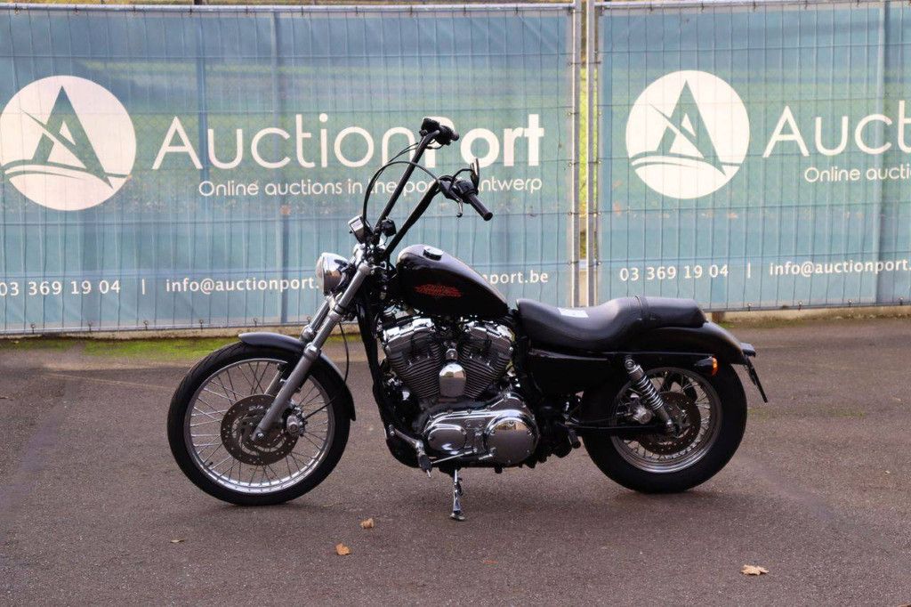 Motorcycle Harley-Davidson XL1200V Seventy-Two Petrol 2013 (Margin)