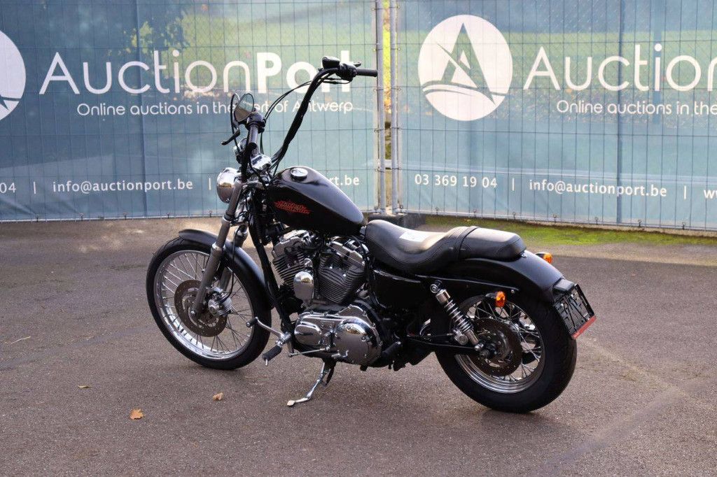 Motorcycle Harley-Davidson XL1200V Seventy-Two Petrol 2013 (Margin)