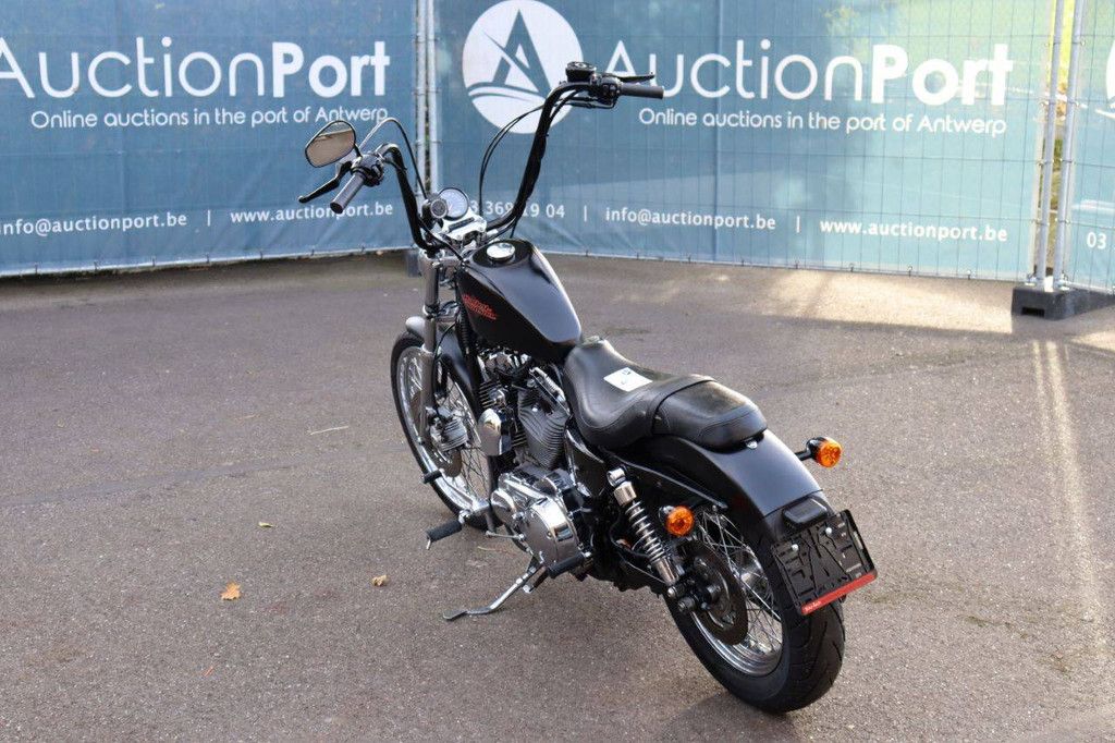 Motorcycle Harley-Davidson XL1200V Seventy-Two Petrol 2013 (Margin)