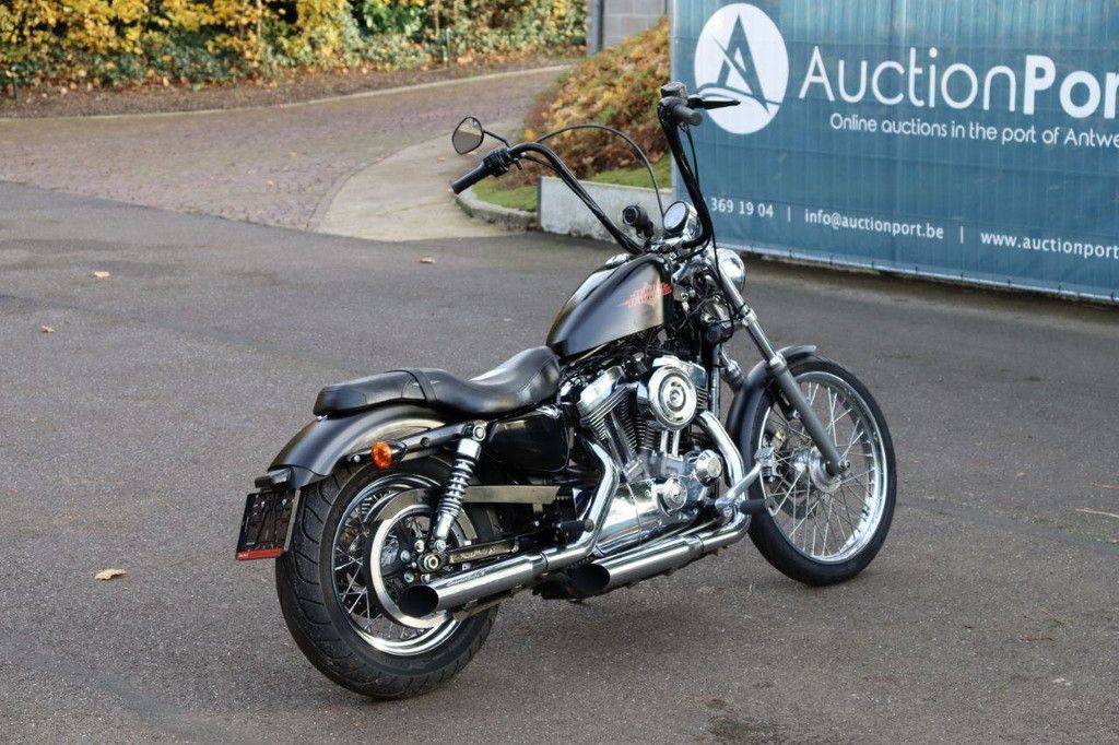 Motorcycle Harley-Davidson XL1200V Seventy-Two Petrol 2013 (Margin)