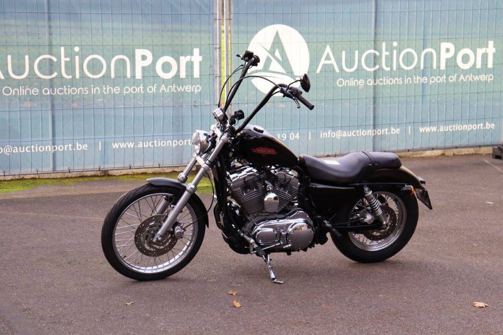 Motorcycle Harley-Davidson XL1200V Seventy-Two Petrol 2013 (Margin)