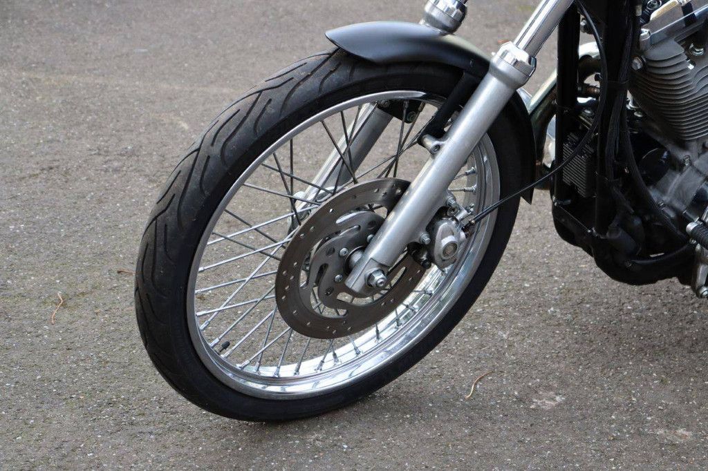 Motorcycle Harley-Davidson XL1200V Seventy-Two Petrol 2013 (Margin)