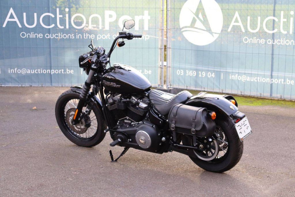 Harley-Davidson Street Bob Petrol 2018 Motorcycle (Margin)