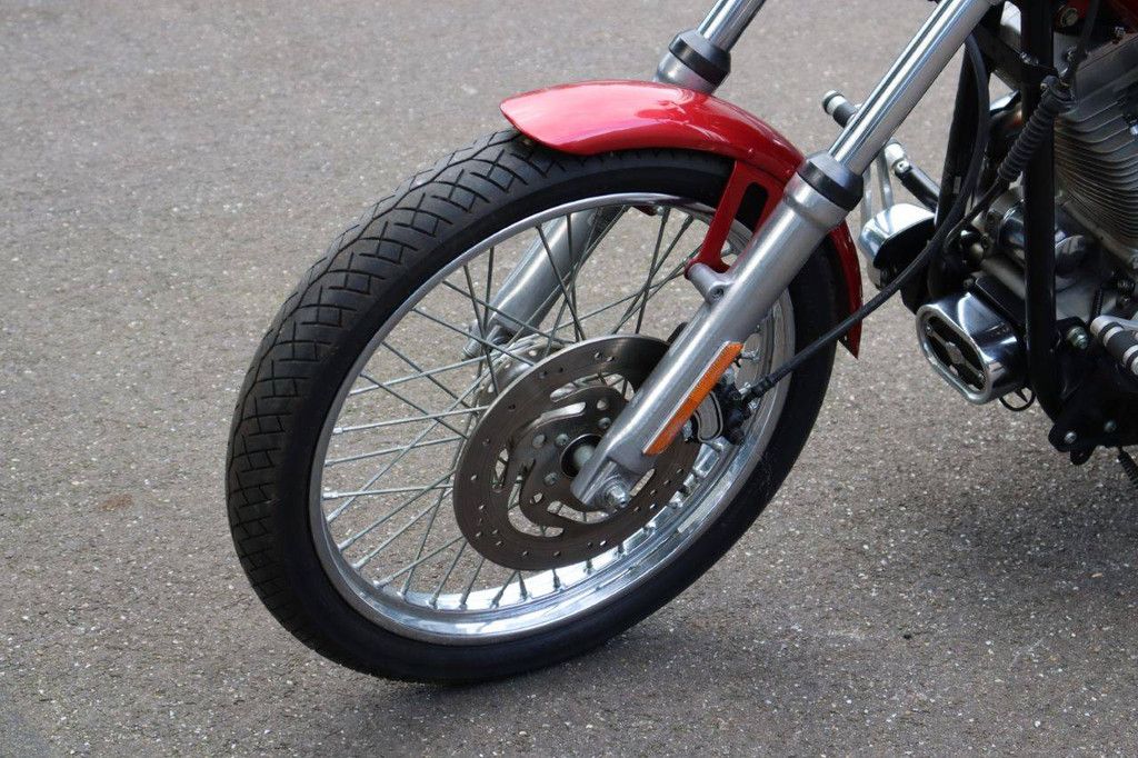 Harley-Davidson Deuce Softail Benzin 2004