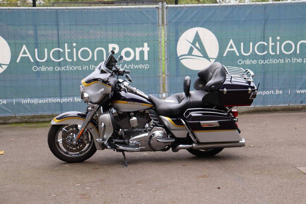 Harley-Davidson ULTRA CLASSIC CVO Petrol 2012 (Margin)