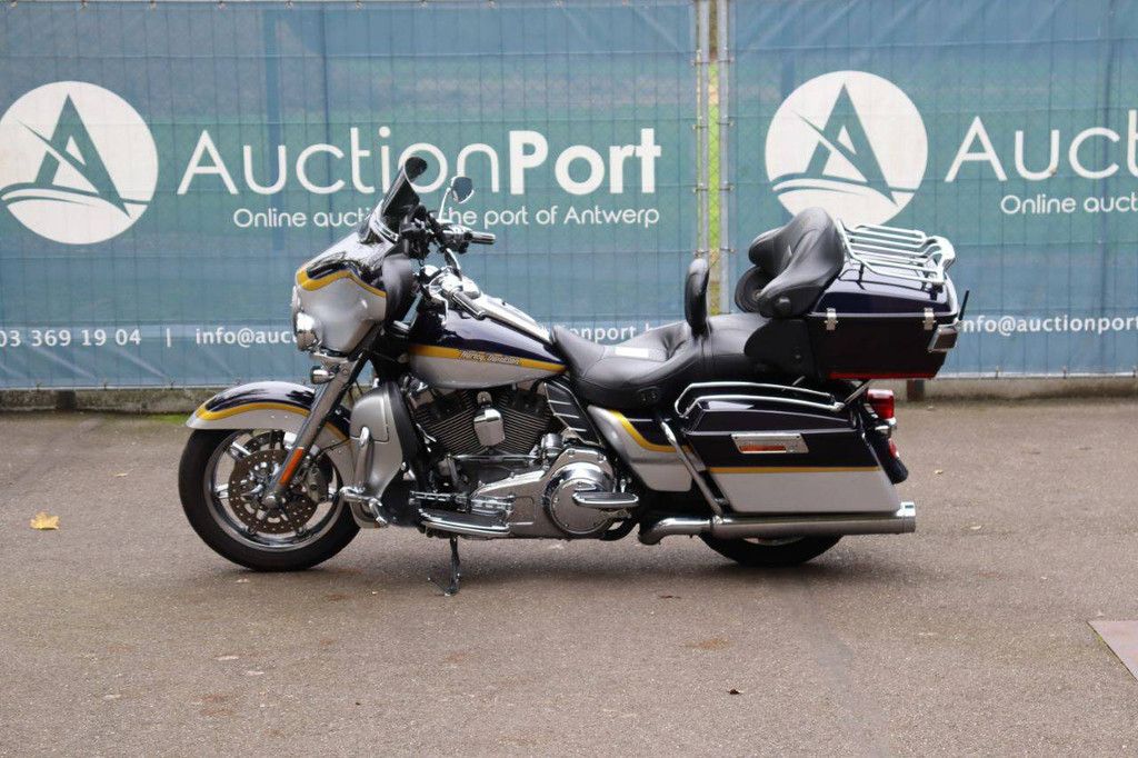 Harley-Davidson ULTRA CLASSIC CVO Petrol 2012 (Margin)